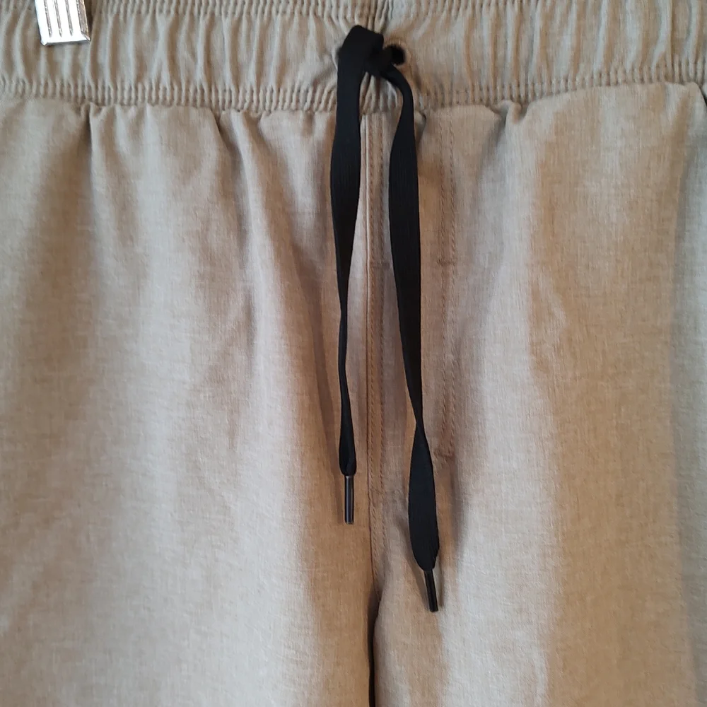 Hurley Tan and Black Shorts Size Large